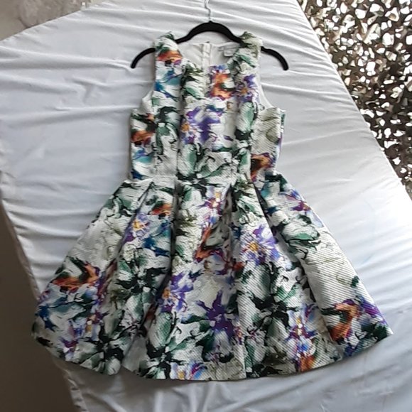 Floral pleated dress - Picture 10 of 12